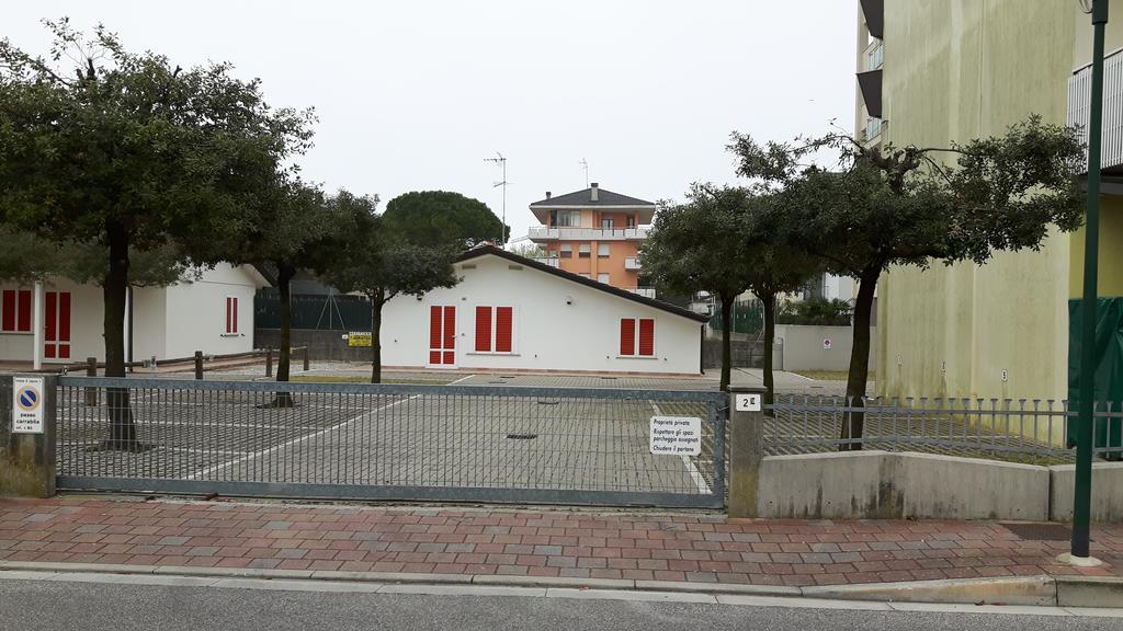 Arnica Apartment Lignano Sabbiadoro Exterior photo